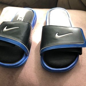 Nike slides